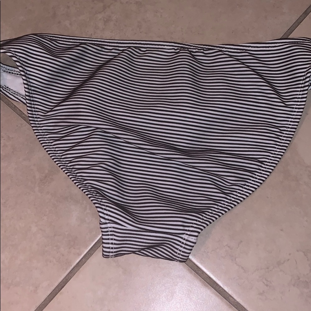 Bikini Bottom - Picture 2 of 2